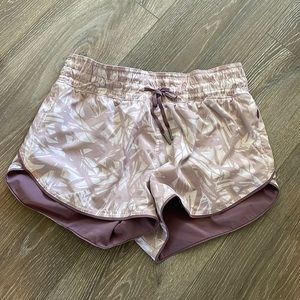 Lululemon Reversible Choose a side shorts size 6